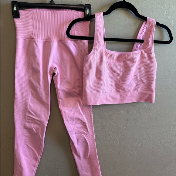 Pink Women's Workout Set - Picture 2 of 4